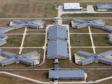 In state maximum security prisons, correction officers have earned a high school diploma or GED. . Maximum security prisons in illinois